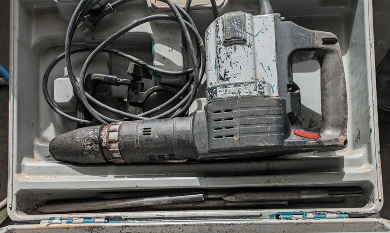 Martillo demoledor MAKITA HM1202C